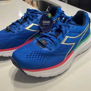 Brand new, never been worn men’s Diadora size 10